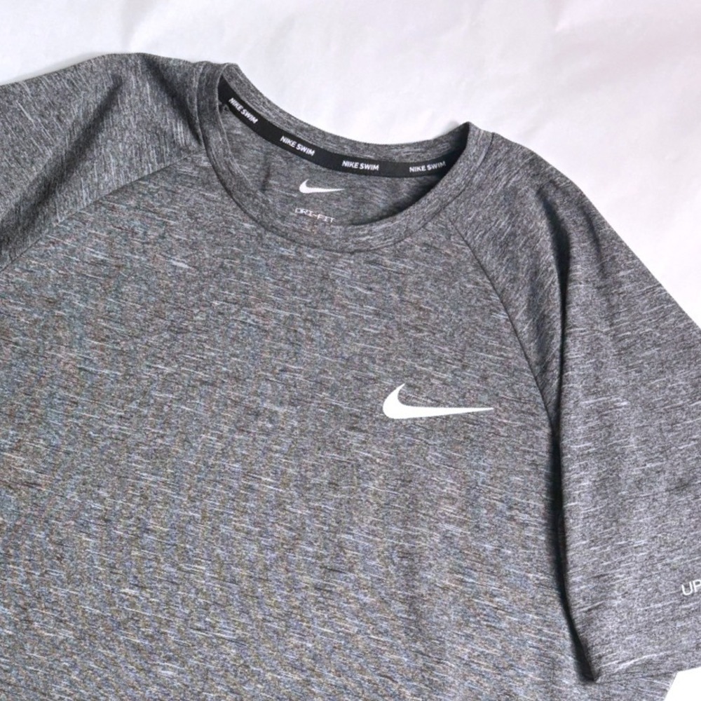 Nike Swim Mens Dri-FIT Rash Guard UPF 40+ Gray Swim Shirt NESSA589 Medium